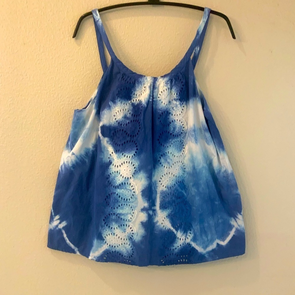 Darling tie-dye top!